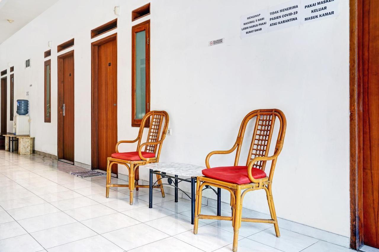 Oyo 1932 Srimahi Residence Бандунг Екстер'єр фото